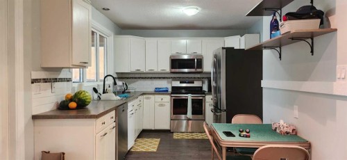 526 33 Street South, Lethbridge, AB 