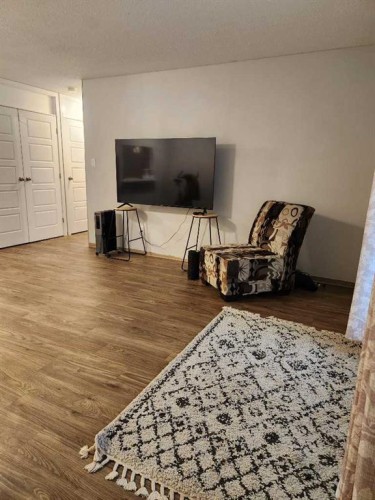 101-440 Columbia Boulevard West, Lethbridge, AB - Indoor
