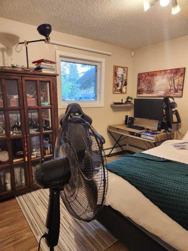 101-440 Columbia Boulevard West, Lethbridge, AB - Indoor