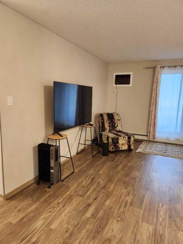 101-440 Columbia Boulevard West, Lethbridge, AB - Indoor