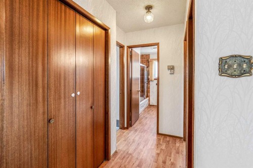 47 Ryerson Road West, Lethbridge, AB - Indoor Photo Showing Other Room