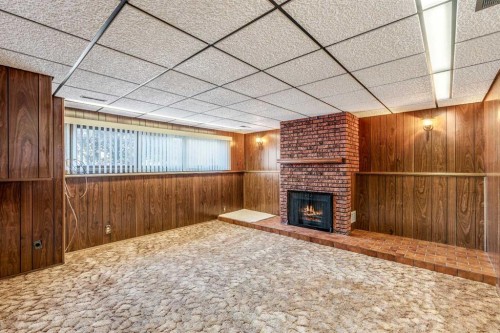 47 Ryerson Road West, Lethbridge, AB - Indoor With Fireplace