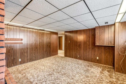 47 Ryerson Road West, Lethbridge, AB - Indoor Photo Showing Other Room