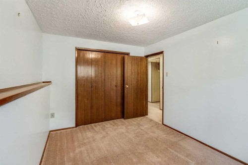 47 Ryerson Road West, Lethbridge, AB - Indoor Photo Showing Other Room