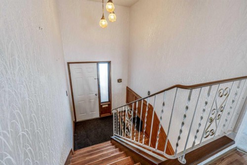 47 Ryerson Road West, Lethbridge, AB - Indoor Photo Showing Other Room