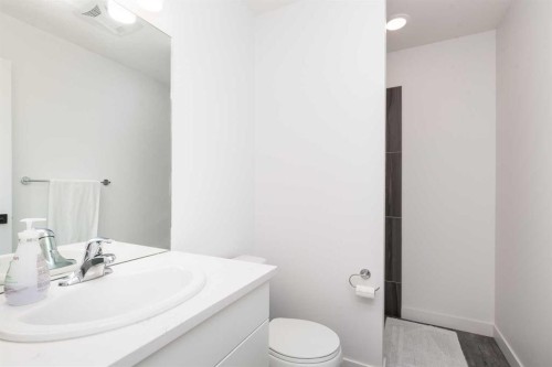 208-210 Firelight Way West, Lethbridge, AB 