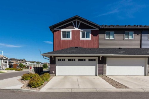 208-210 Firelight Way West, Lethbridge, AB 