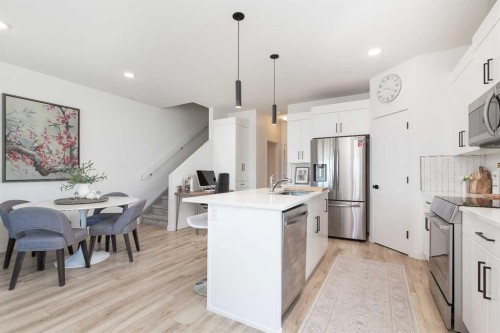 208-210 Firelight Way West, Lethbridge, AB 