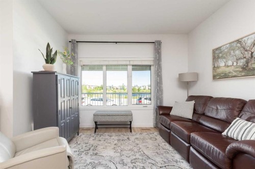 208-210 Firelight Way West, Lethbridge, AB 