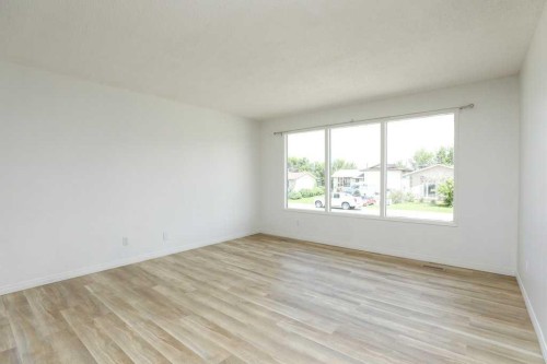 316 Leaside Avenue South, Lethbridge, AB 