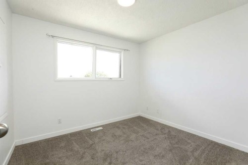 316 Leaside Avenue South, Lethbridge, AB 