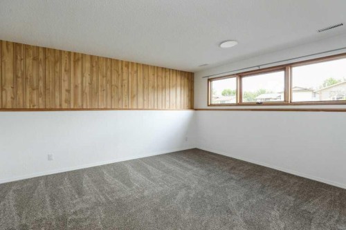 316 Leaside Avenue South, Lethbridge, AB 