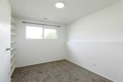 316 Leaside Avenue South, Lethbridge, AB 