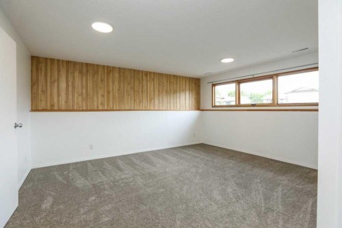 316 Leaside Avenue South, Lethbridge, AB 
