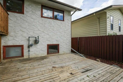 316 Leaside Avenue South, Lethbridge, AB 