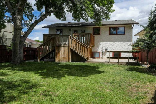 316 Leaside Avenue South, Lethbridge, AB 