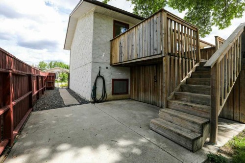 316 Leaside Avenue South, Lethbridge, AB 