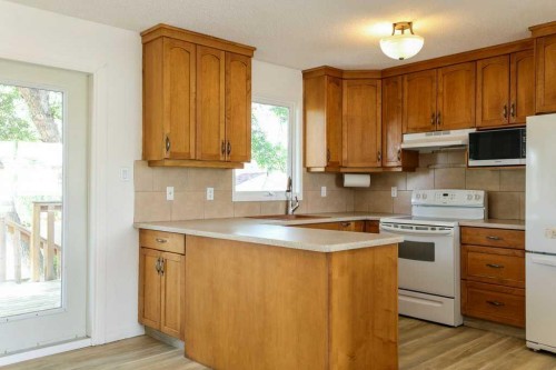 316 Leaside Avenue South, Lethbridge, AB 