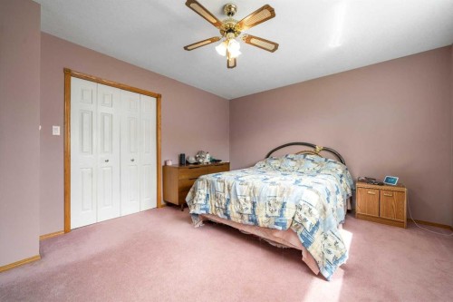 5205 55 Street, Taber, AB - Indoor Photo Showing Bedroom