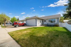 5205 55 Street Taber, AB T1G 1M6