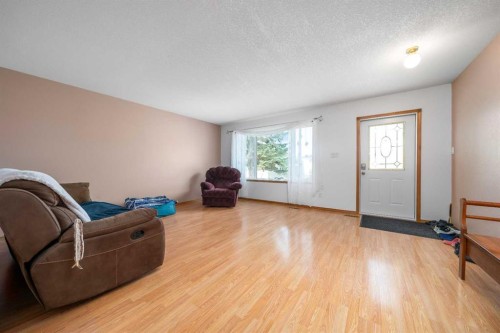 5205 55 Street, Taber, AB - Indoor