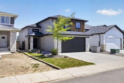 47 Rivergrove Lane WESTLethbridge, AB T1K 8E8