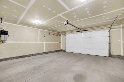 47 Rivergrove Lane West, Lethbridge, AB 