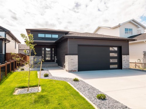 26 Rivergrove Run West, Lethbridge, AB 