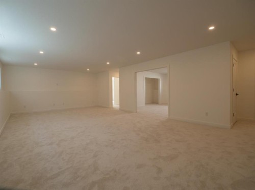 26 Rivergrove Run West, Lethbridge, AB 