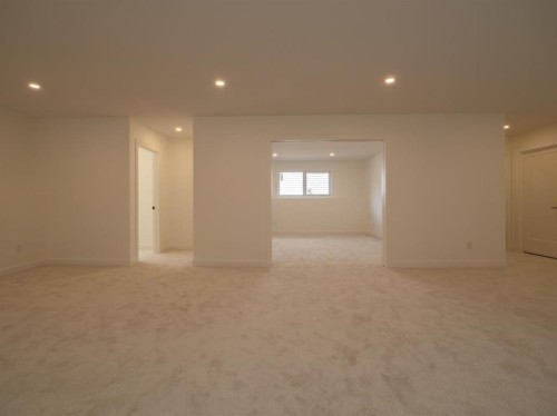 26 Rivergrove Run West, Lethbridge, AB 