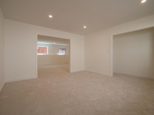 26 Rivergrove Run West, Lethbridge, AB 