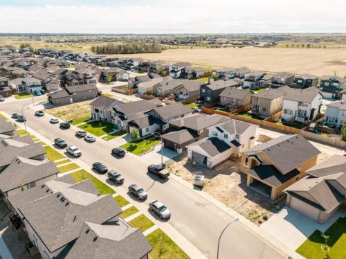26 Rivergrove Run West, Lethbridge, AB 