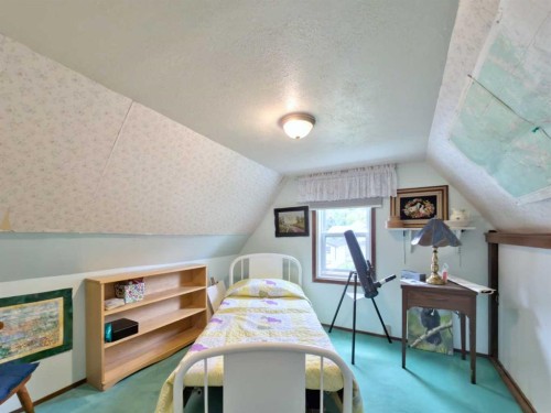 22830 6 Avenue, Hillcrest, AB - Indoor Photo Showing Other Room