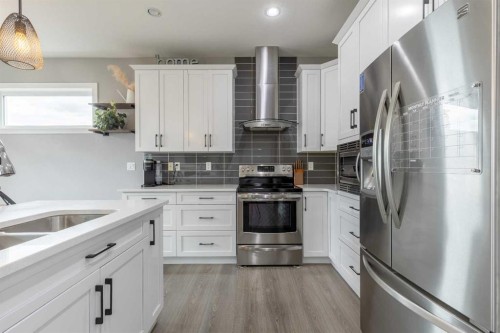 575 Moonlight Lane West, Lethbridge, AB 