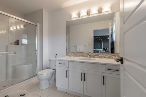 575 Moonlight Lane West, Lethbridge, AB 