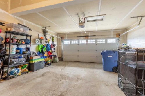 575 Moonlight Lane West, Lethbridge, AB 