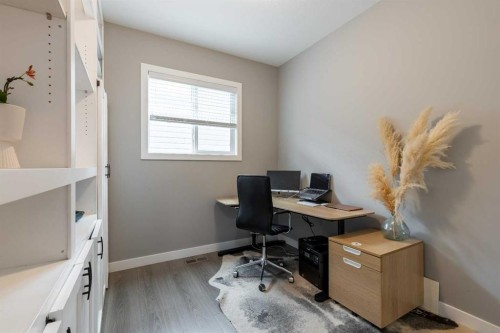 575 Moonlight Lane West, Lethbridge, AB 