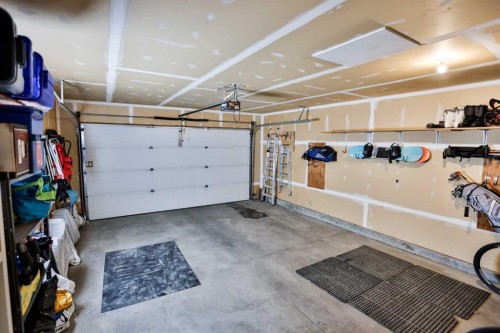 111 Firelight Way West, Lethbridge, AB 
