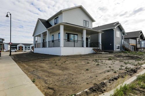 570 Malahat Green West, Lethbridge, AB 