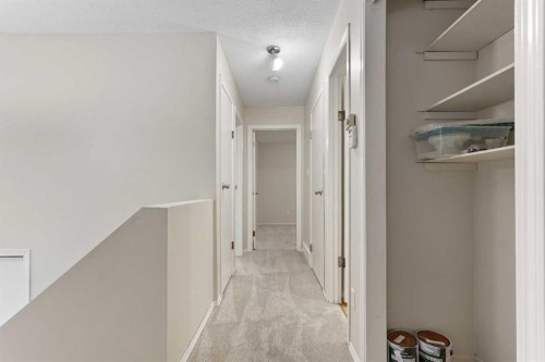 182 Oxford Road West, Lethbridge, AB 