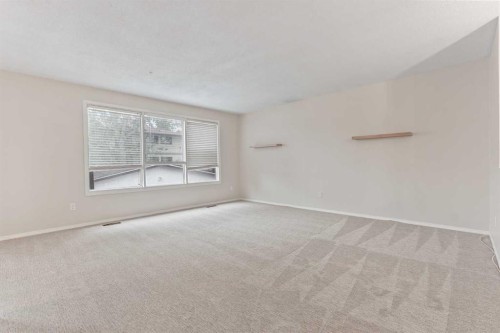 182 Oxford Road West, Lethbridge, AB 