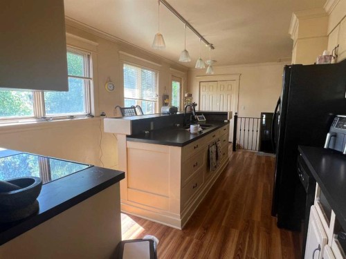 953 Columbia Boulevard West, Lethbridge, AB 