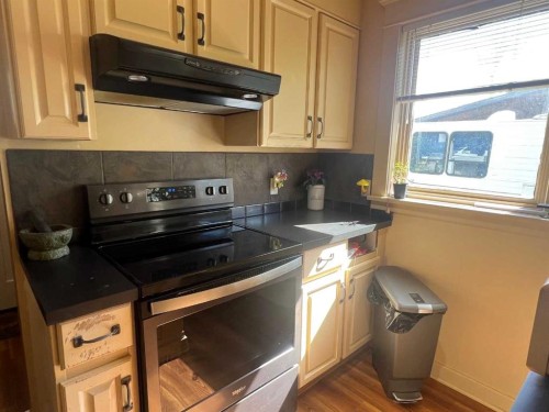 953 Columbia Boulevard West, Lethbridge, AB 