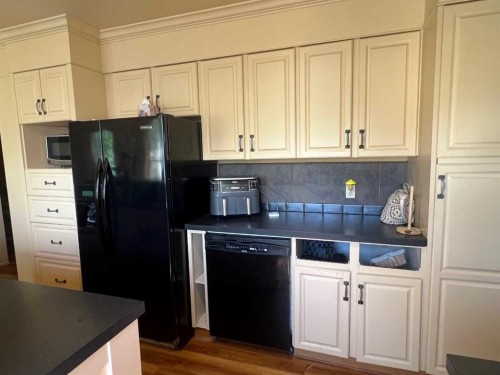 953 Columbia Boulevard West, Lethbridge, AB 