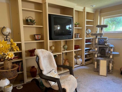 953 Columbia Boulevard West, Lethbridge, AB 