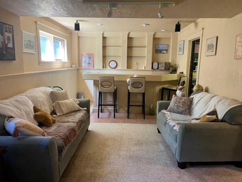 953 Columbia Boulevard West, Lethbridge, AB 