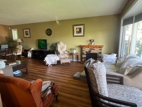 953 Columbia Boulevard West, Lethbridge, AB 