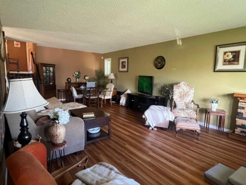 953 Columbia Boulevard West, Lethbridge, AB 