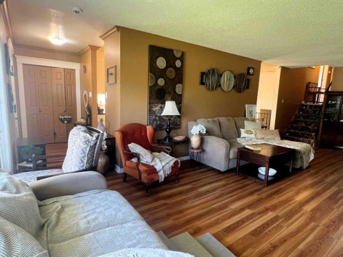 953 Columbia Boulevard West, Lethbridge, AB 