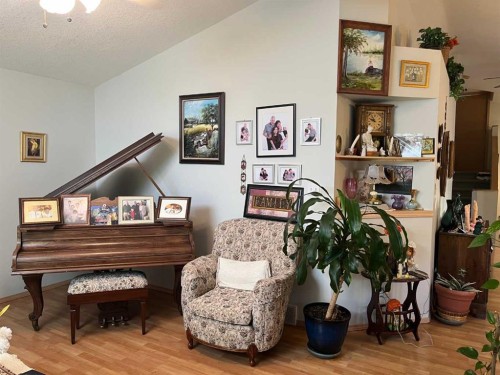 125S 150 West, Raymond, AB 